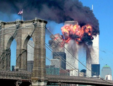 Βίντεο: Τί πραγματικά συνέβη την 11η Σεπτεμβρίου; - Γιατί ο Τζ. Μπους συνέχιζε να διαβάζει παραμύθια στους μαθητές;